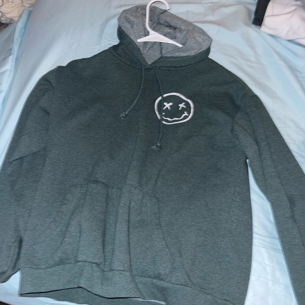 Forever 21 sweatshirt